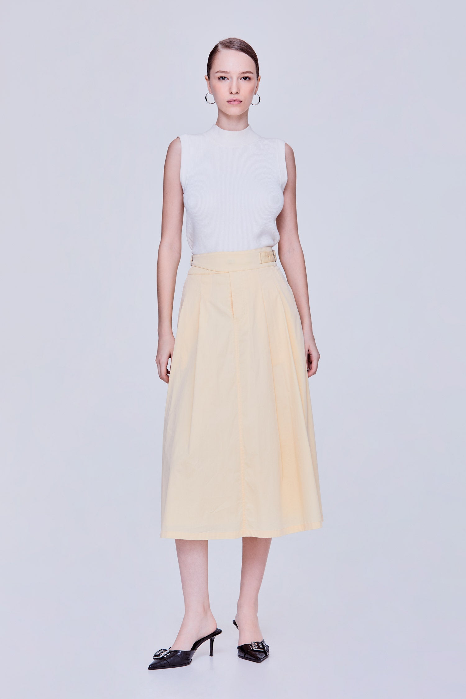 color:PALE YELLOW 