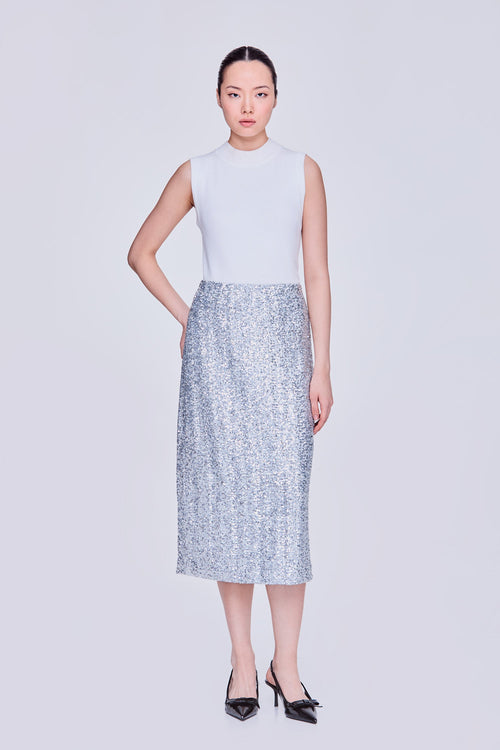 color:SILVER
