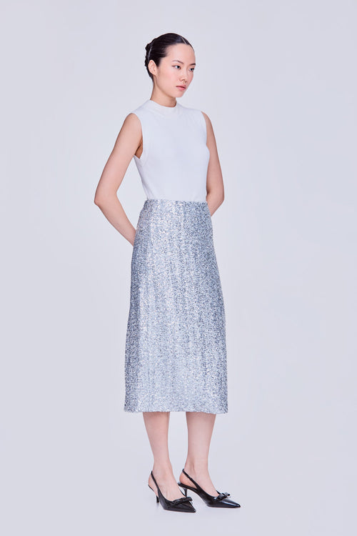 color:SILVER