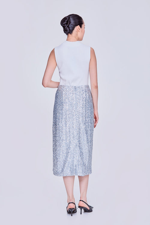 color:SILVER