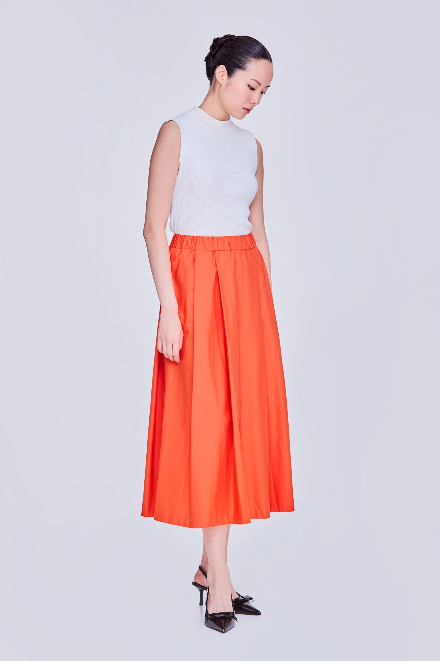 color:TANGERINE