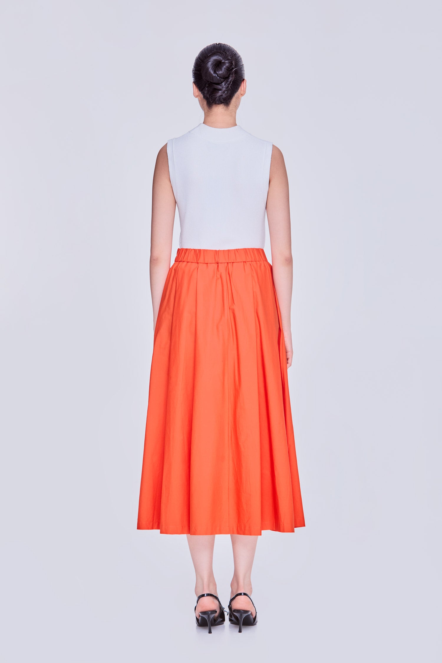 color:TANGERINE