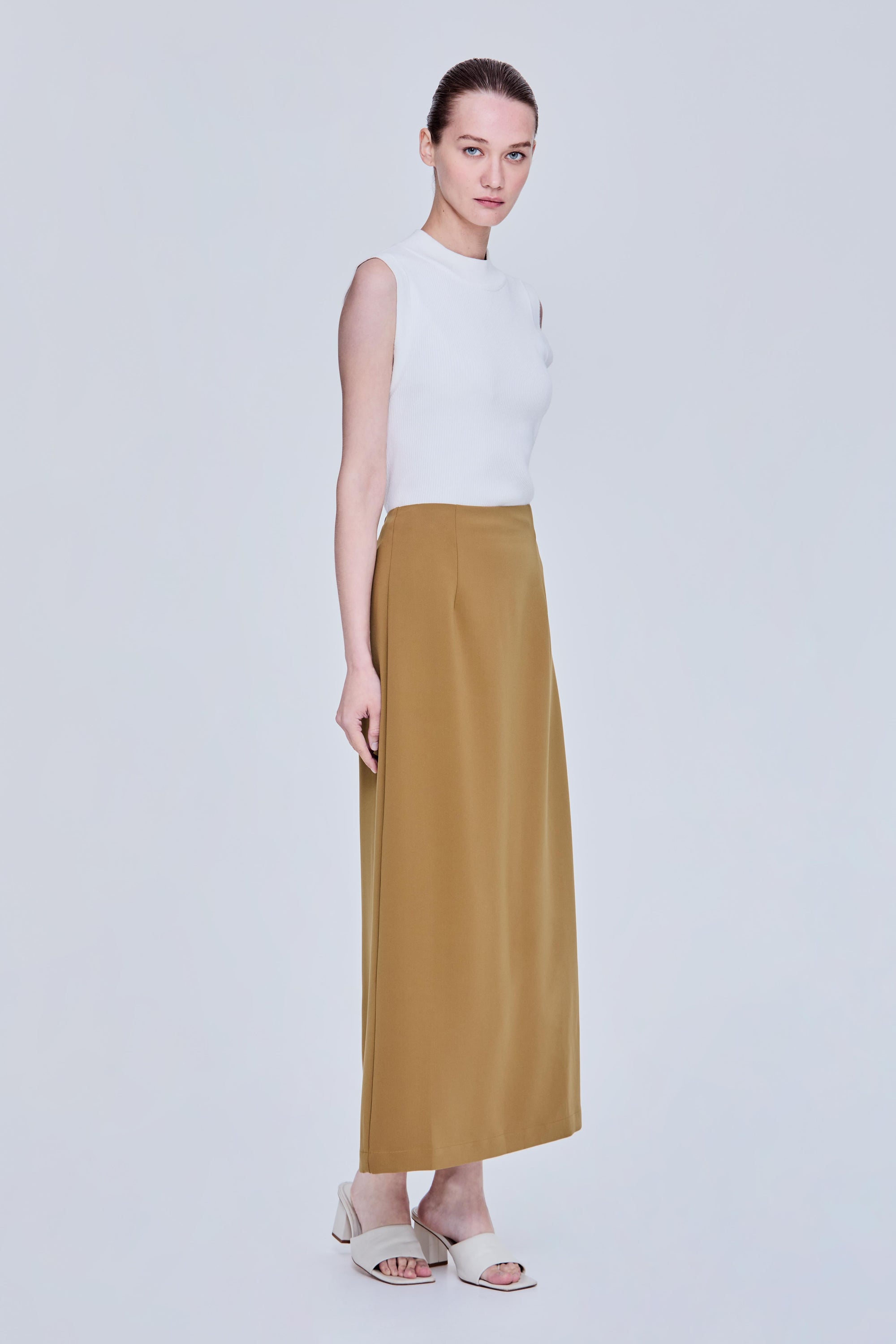 color:BRONZE