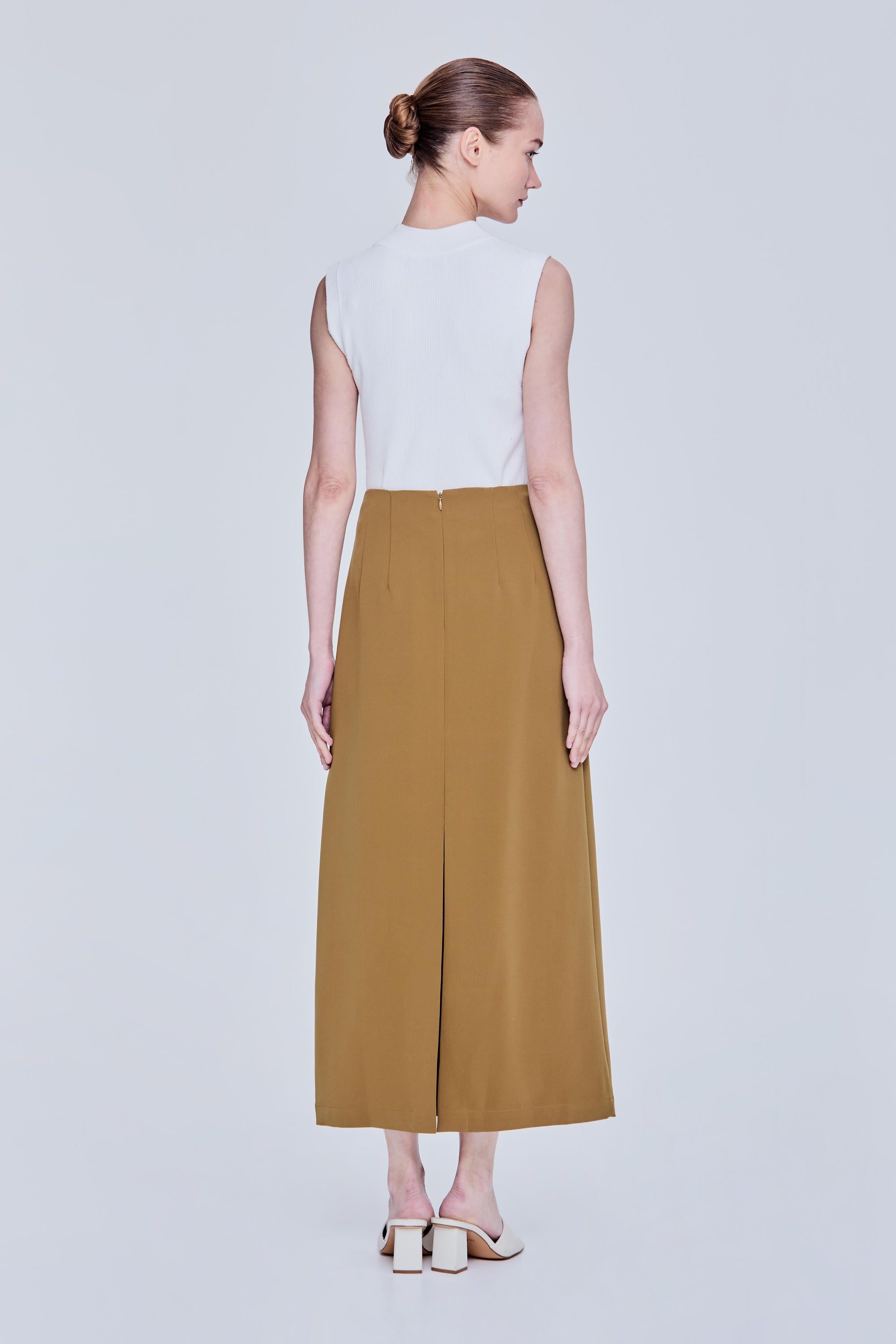 color:BRONZE