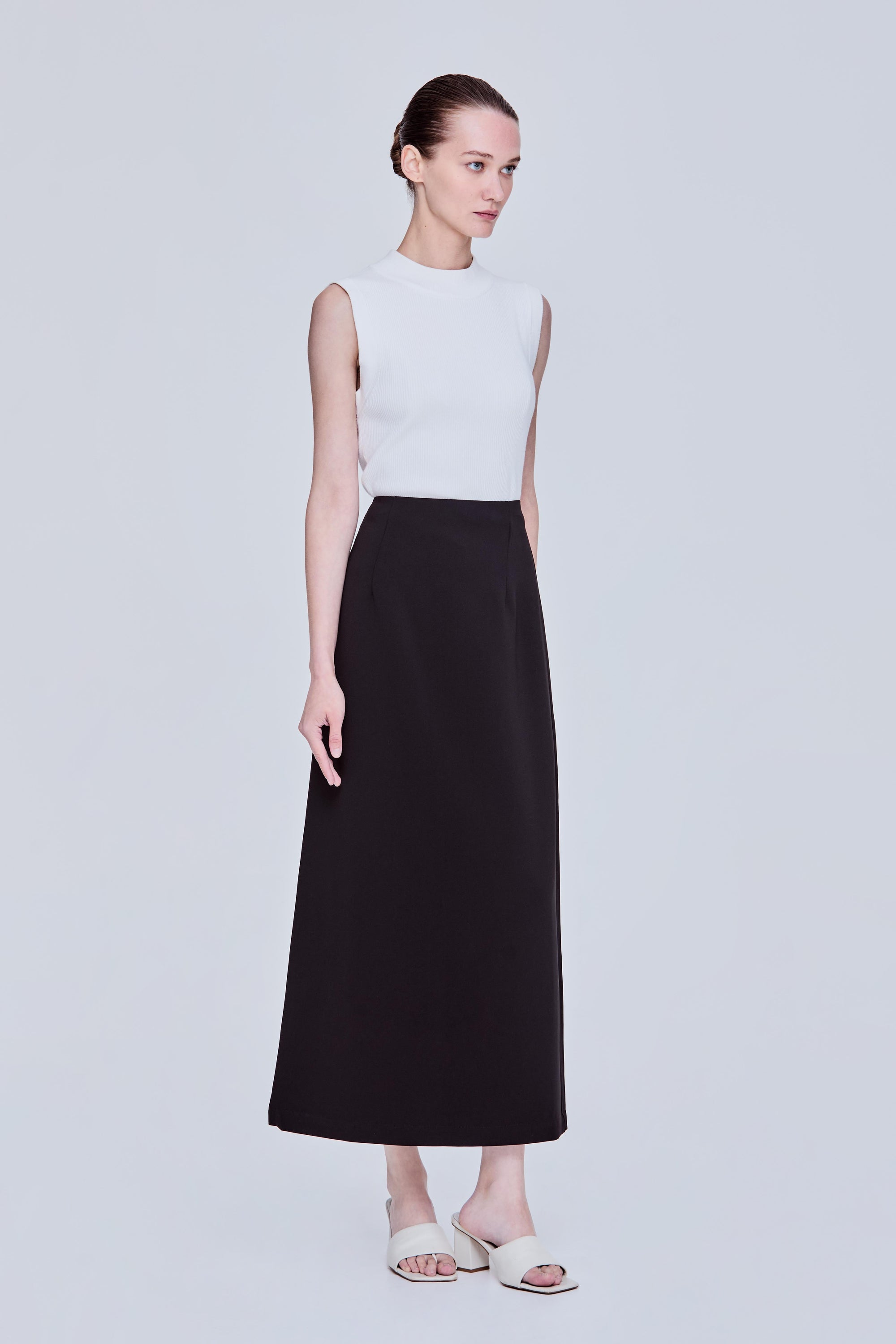 color:NOIR