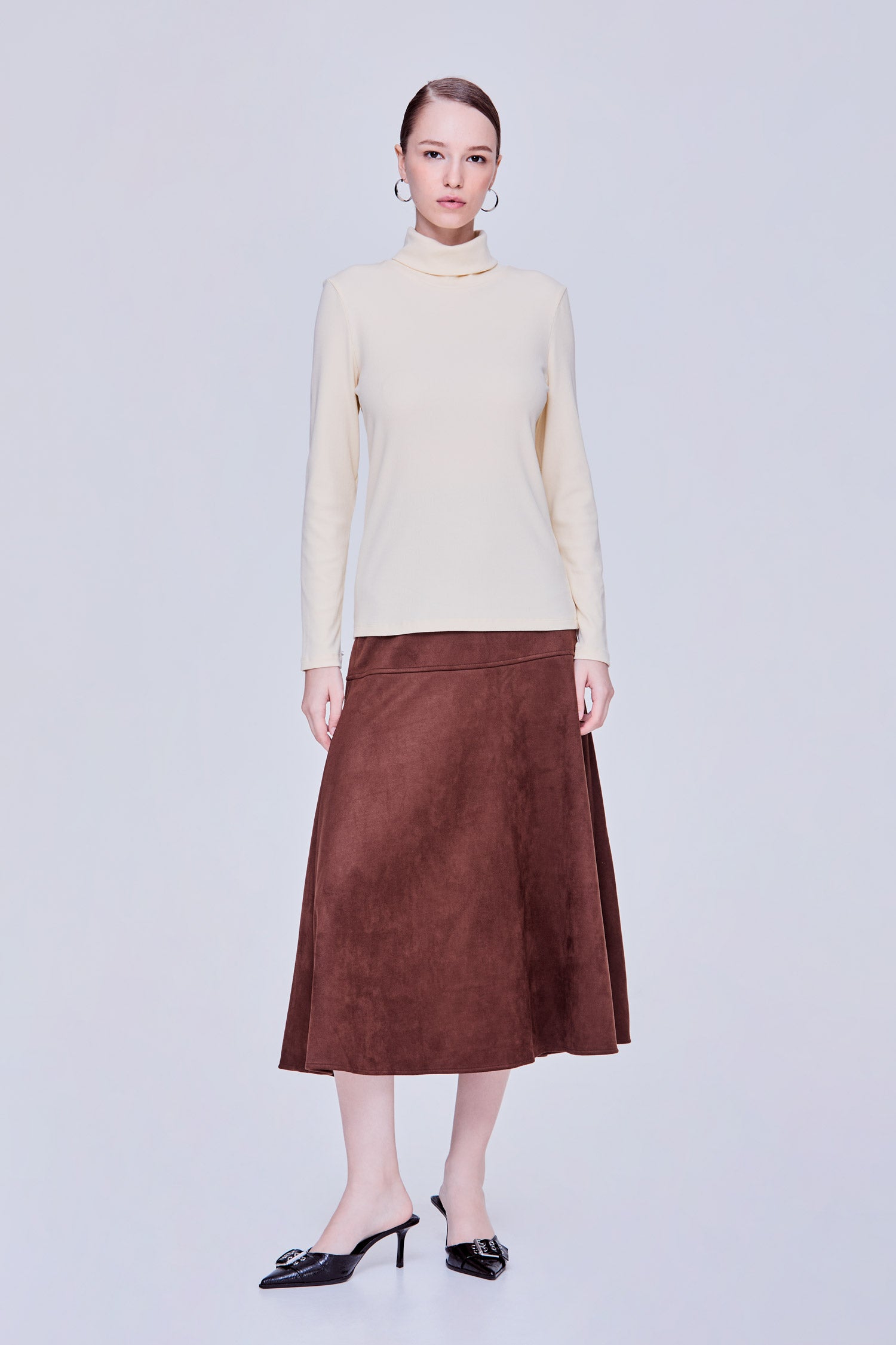 color:PALE YELLOW