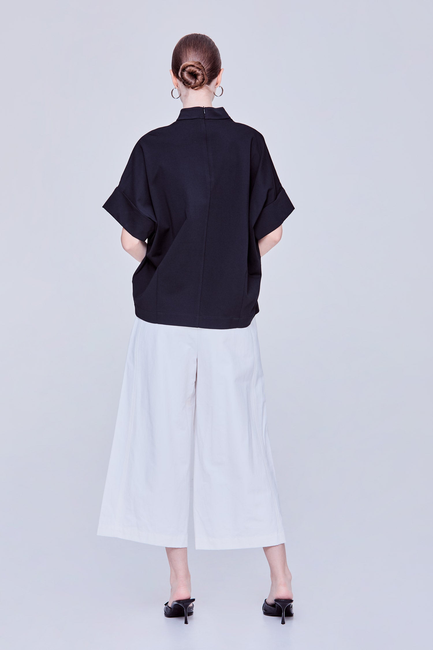 color:NOIR