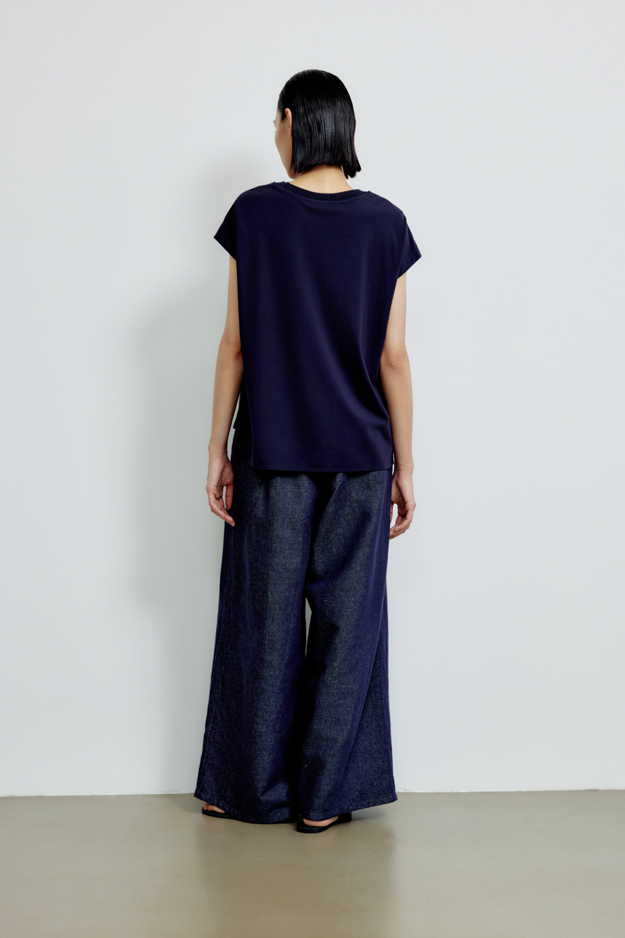 color:NAVY