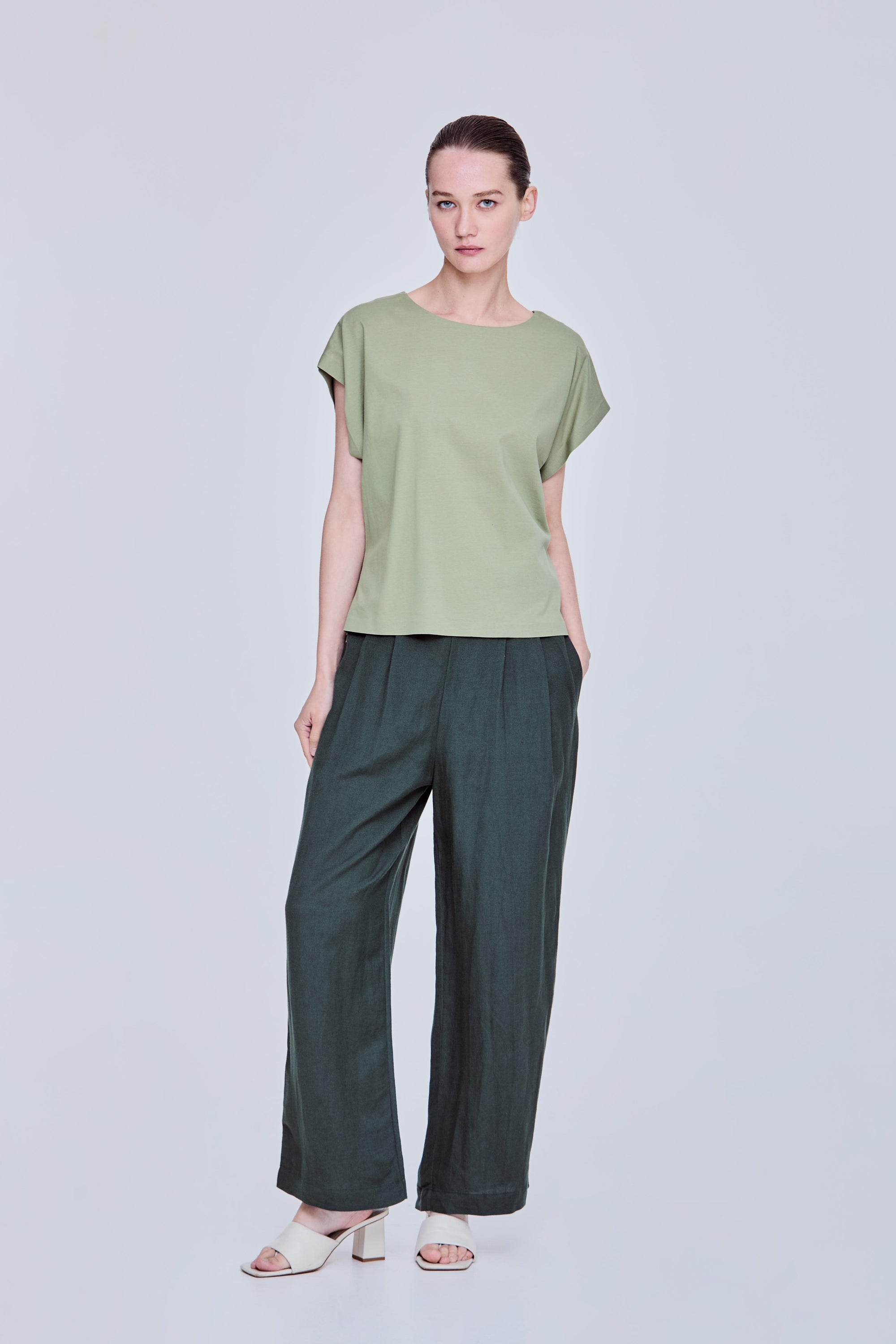 color:LIGHT GREEN