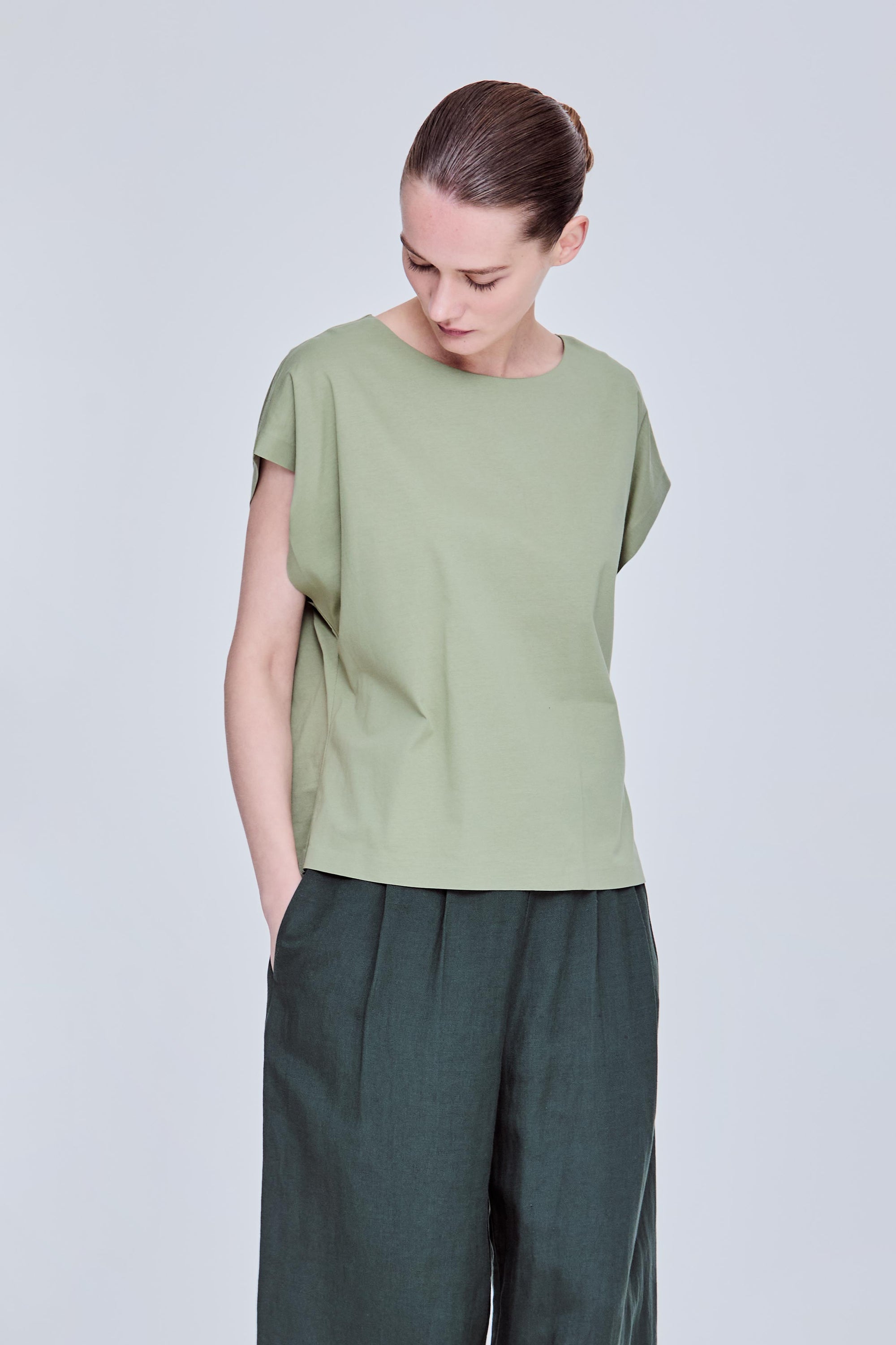 color:LIGHT GREEN