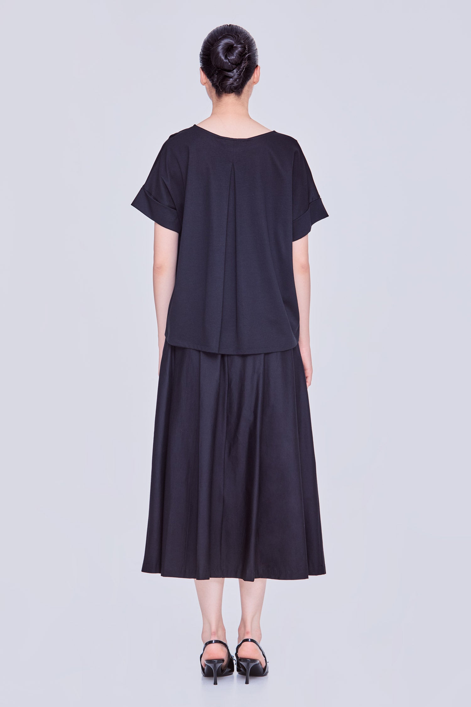 color:NOIR