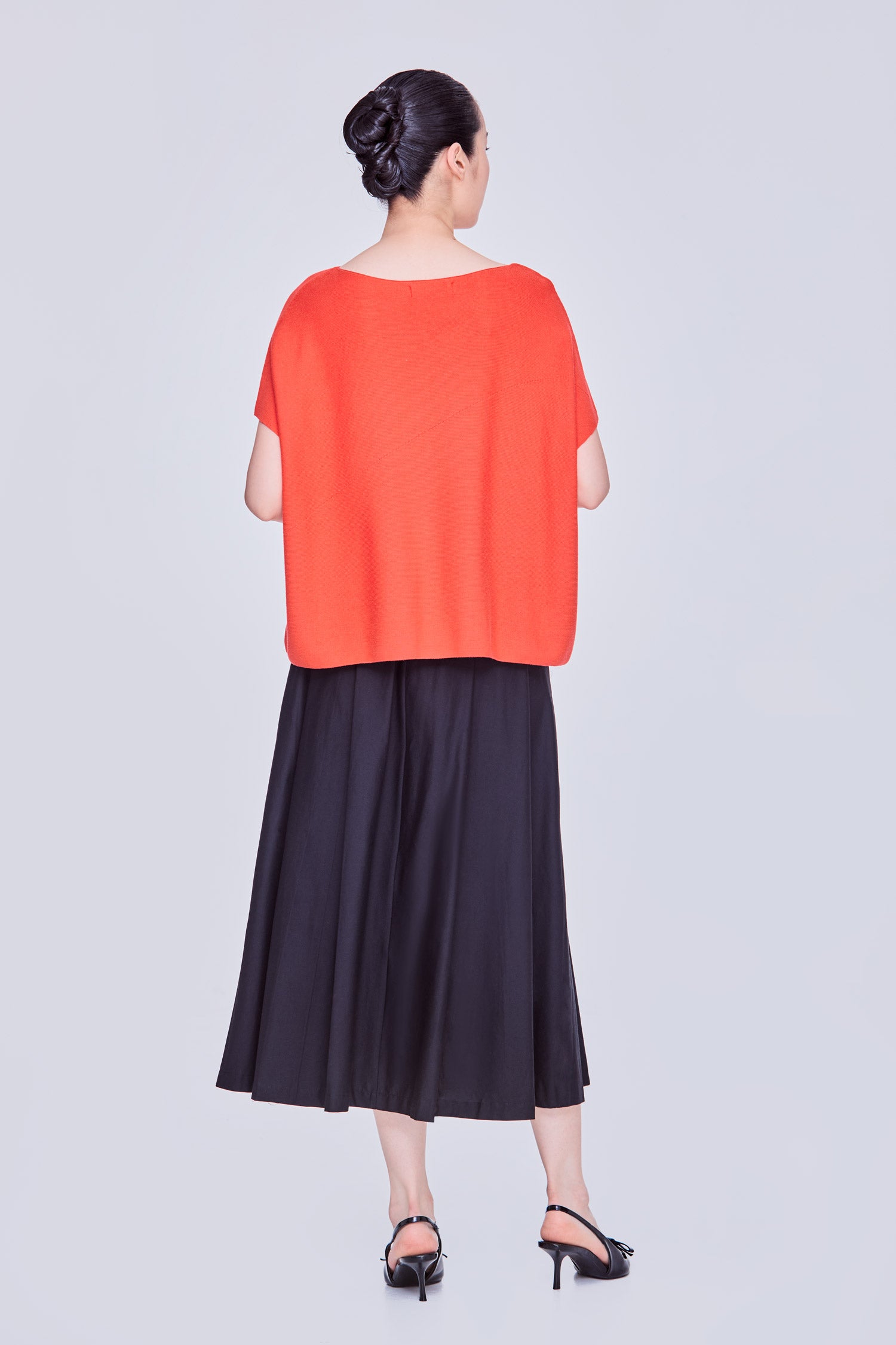 color:TANGERINE