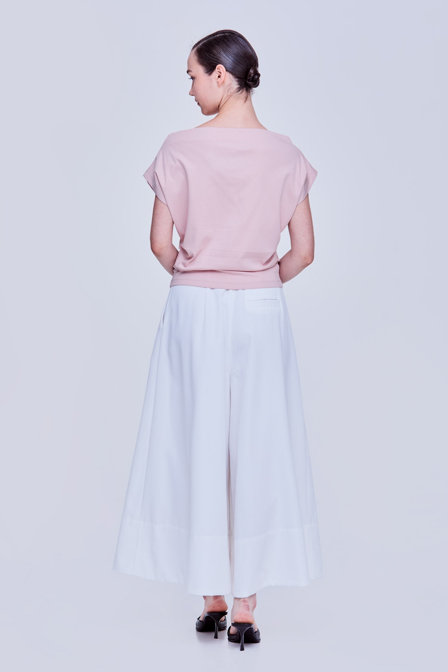 color:BLUSH