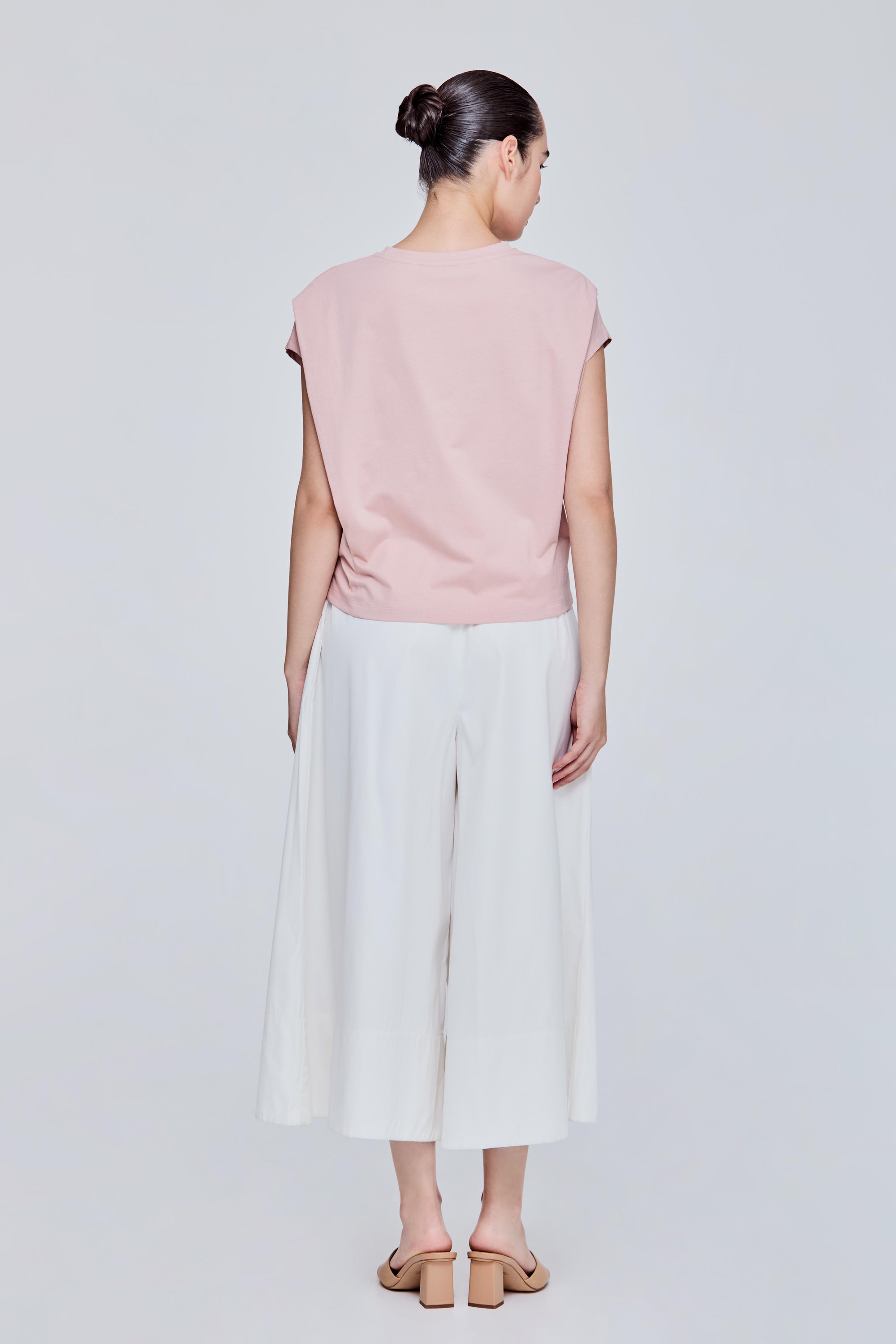 color:BLUSH