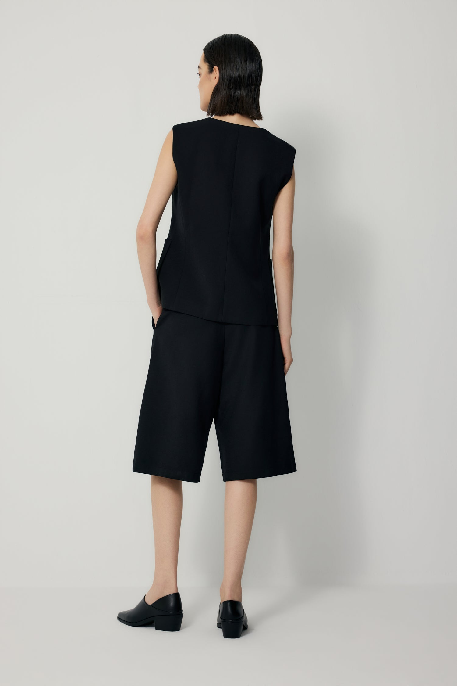 color:NOIR