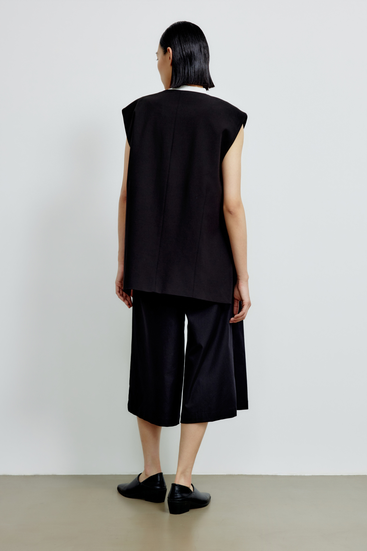 color:NOIR